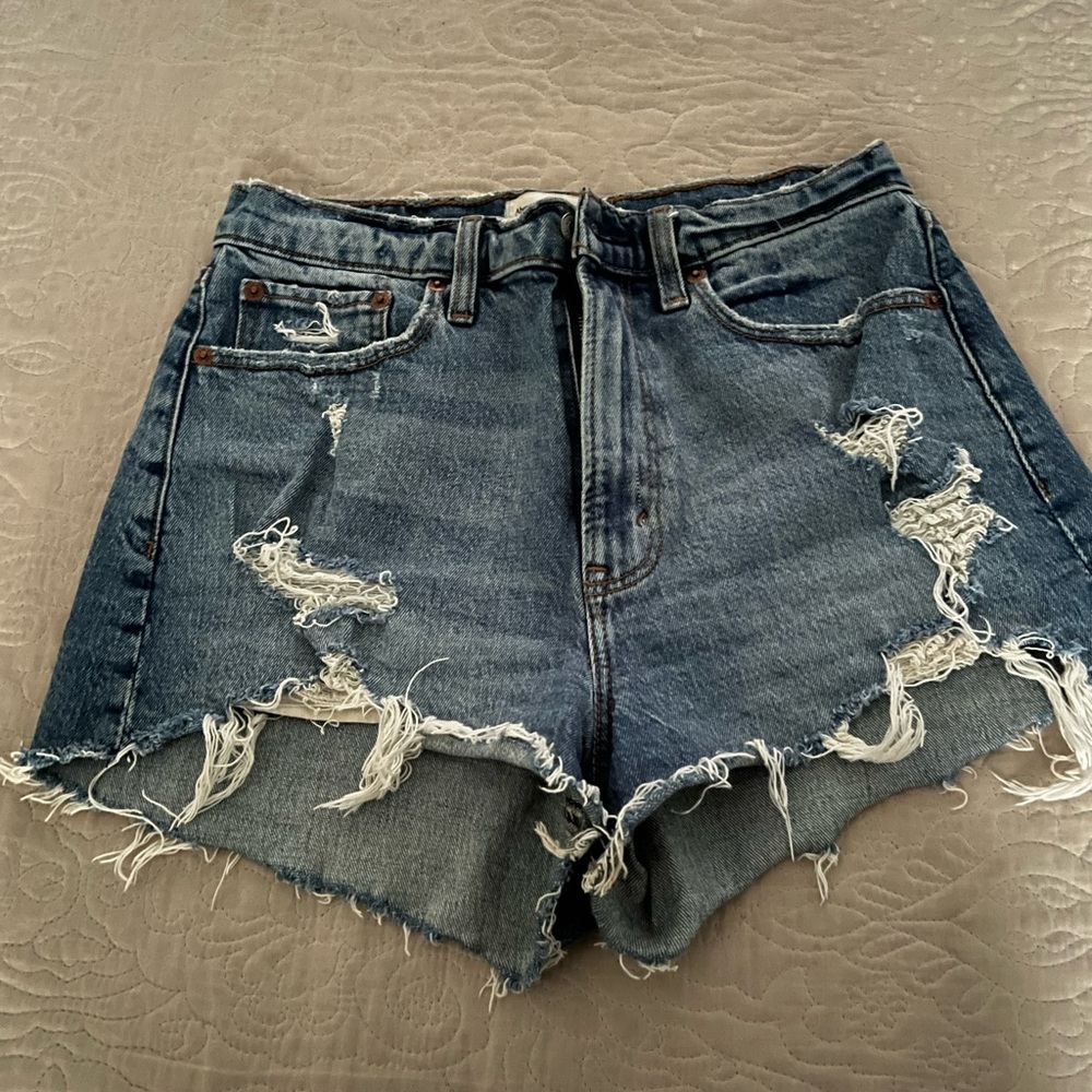 Abercrombie & Fitch High Rise Mom shorts